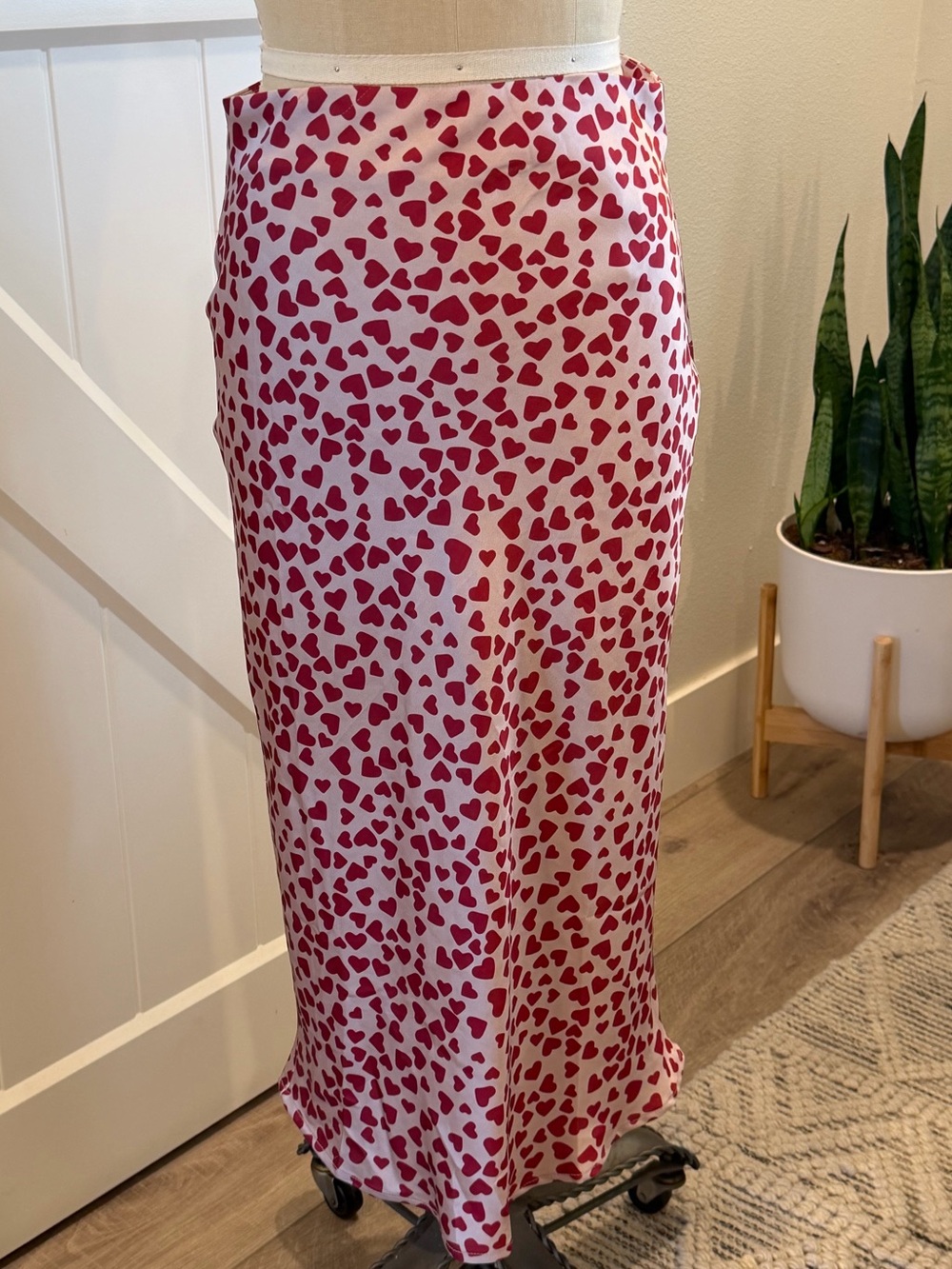 Princess Polly White Maxi Skirt with Pink Heart Print
